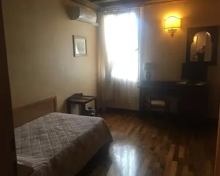 Il池沃斯特罗酒店 酒店